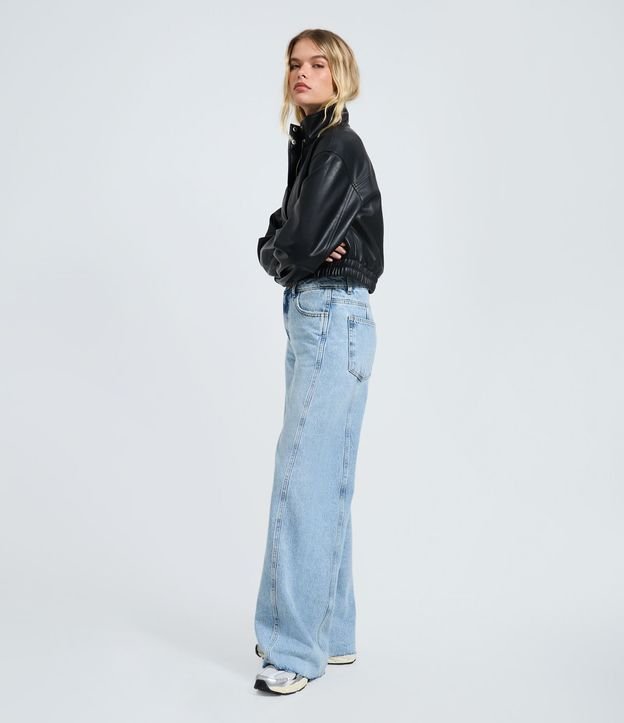 Pantalón Wide en Jeans con Cintura Mediana y Recortes