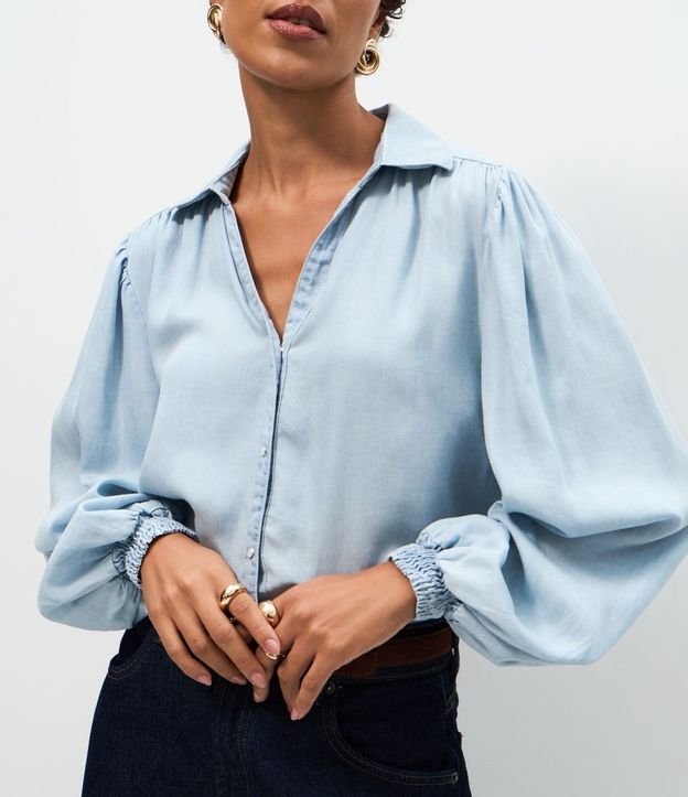 Camisa en Jeans con Manga Abullonada y Abotonado Delantero 4