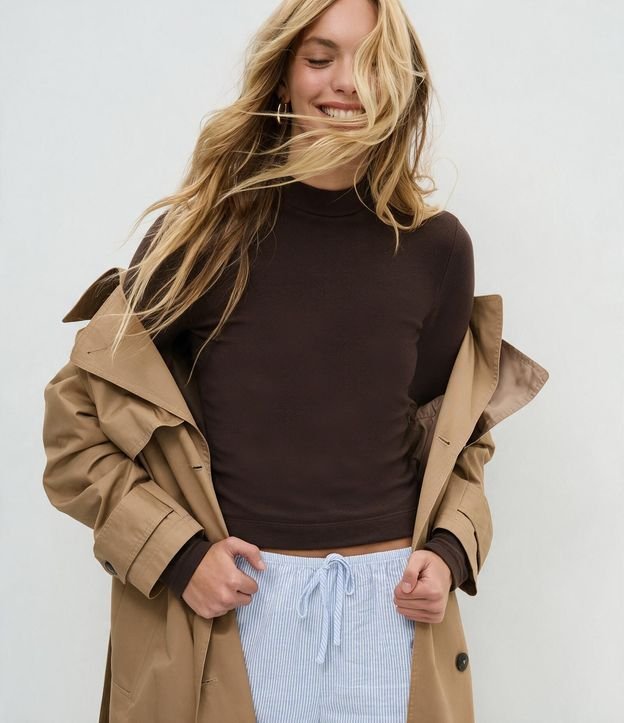 Blusa Básica en Rib con Cuello Alto 4