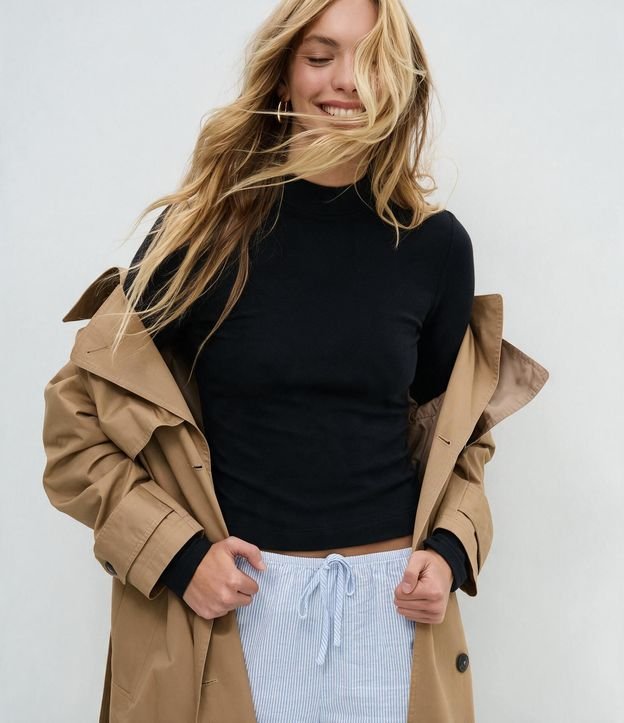 Blusa Básica en Rib con Cuello Alto 3