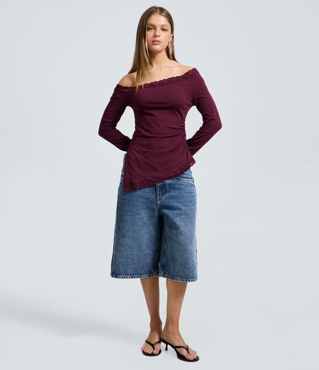 Blusa en Algodón con Escote y Ruedo de Encajes 2