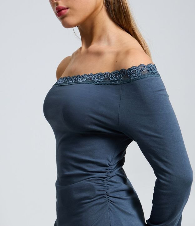 Blusa en Algodón con Escote y Ruedo de Encajes 3