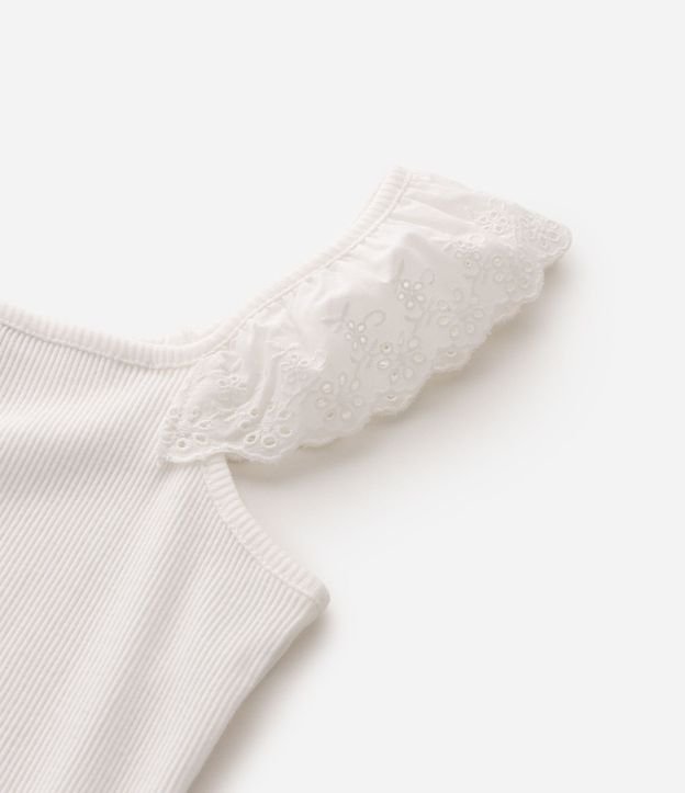Blusa Slim Infantil en Rib con Volados en Broderie – Talle 5 a 16 años 5