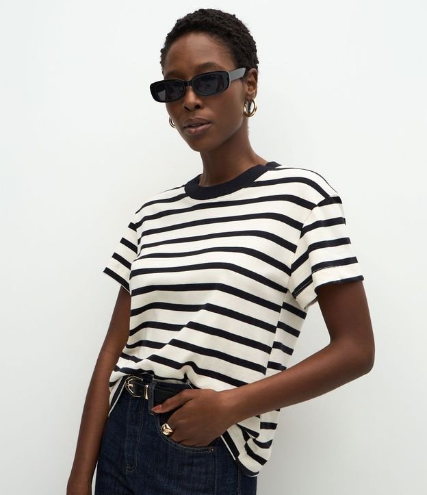 Blusa Rayada en Algodón con Cuello Contrastante