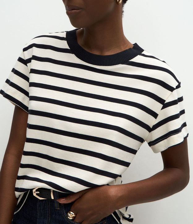 Blusa Rayada en Algodón con Cuello Contrastante 4