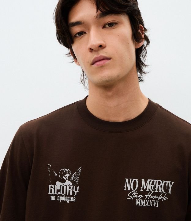 Remera Manga Corta No Mercy con Estampa en la Espalda 3