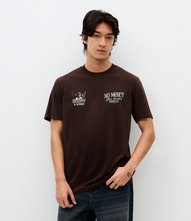 Remera Manga Corta No Mercy con Estampa en la Espalda 4