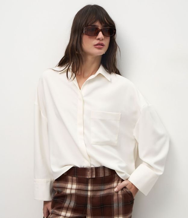 Camisa Oversize con Bolsillo Lateral
