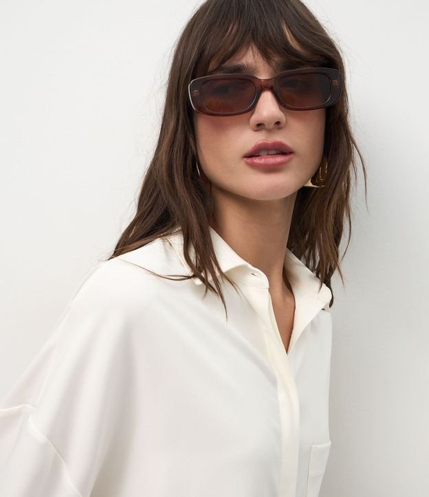 Camisa Oversize con Bolsillo Lateral 3