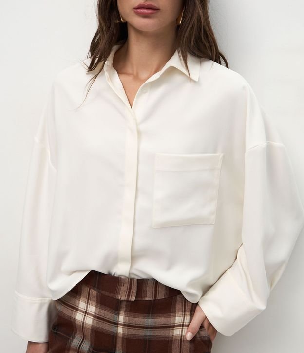 Camisa Oversize con Bolsillo Lateral 4