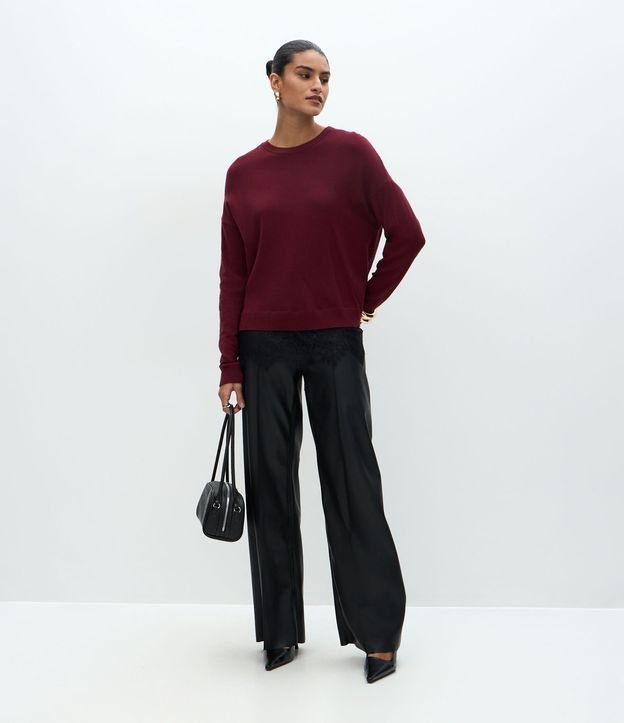 Blusa en Punto con Aplicación de Encaje en el Ruedo 2