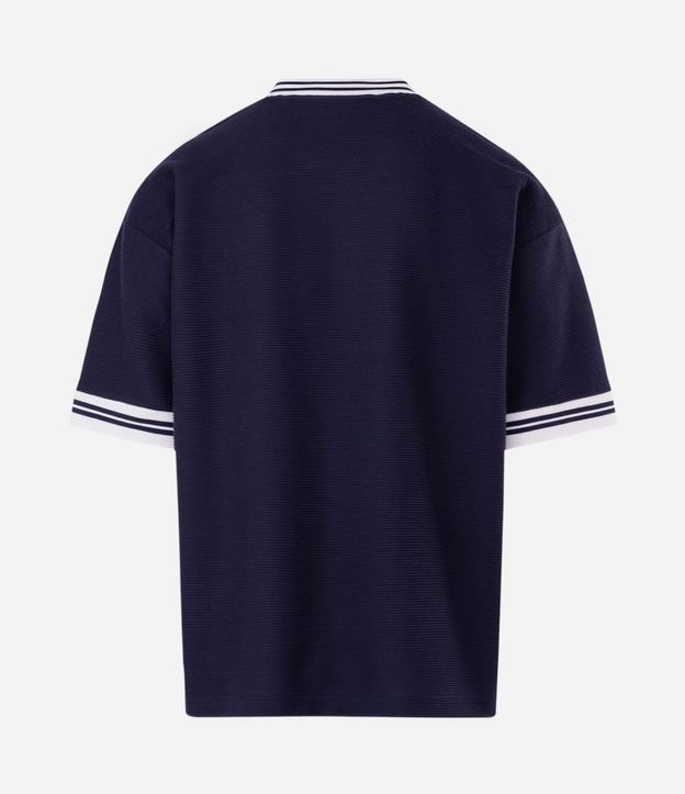 Remera Texturizada con Letteting Future Co y Detalles Contrastantes 4
