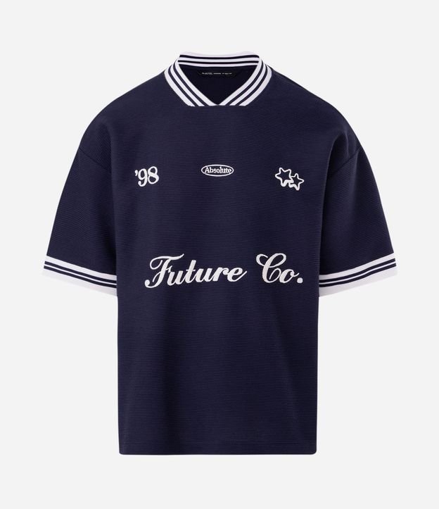 Remera Texturizada con Letteting Future Co y Detalles Contrastantes 5
