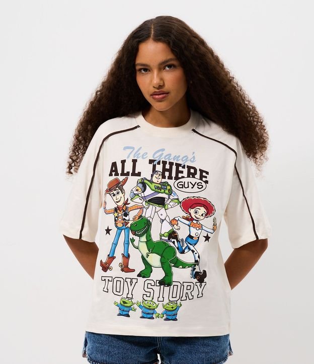 Remera con Sisa Deslocada y Estampa de Toy Story
