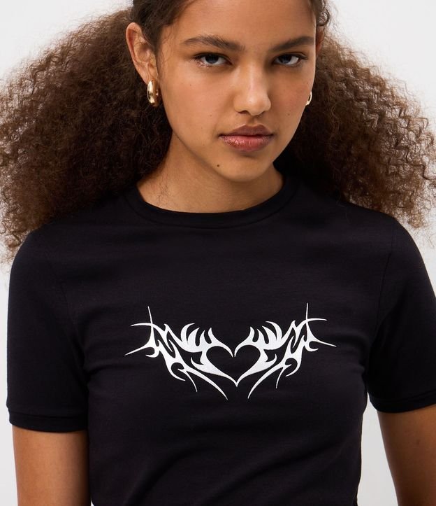 Remera New T-Shirt con Estampa de Corazón Tribal 3