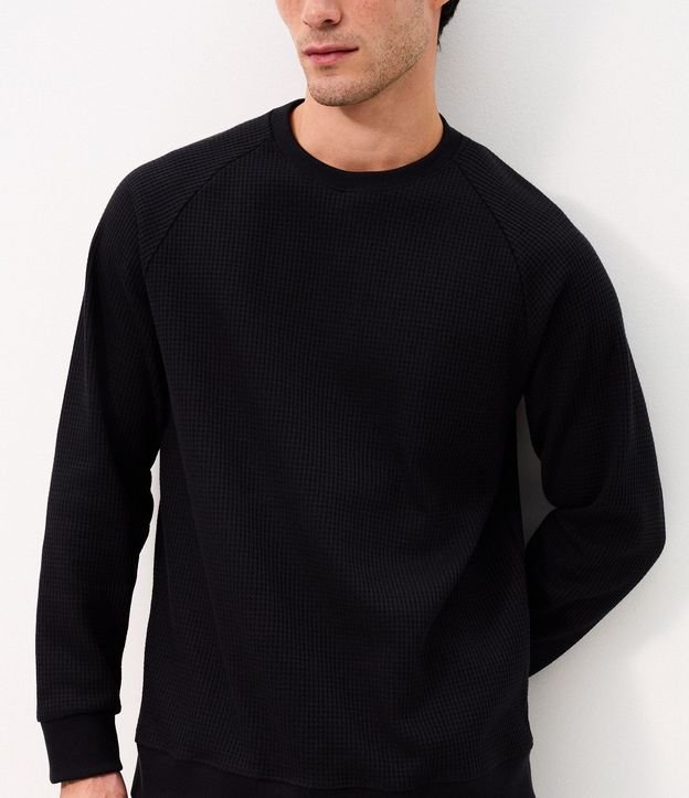 Buzo Masculino Waffle en Algodón con Cuello Redondo 3