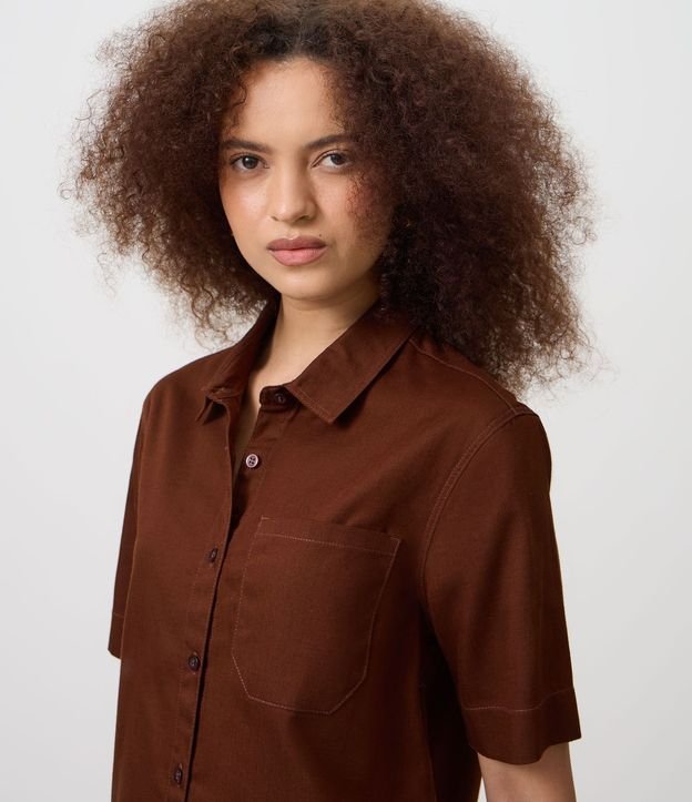 Camisa  em Sarga con Bolsillo y Cuello Inglés 5