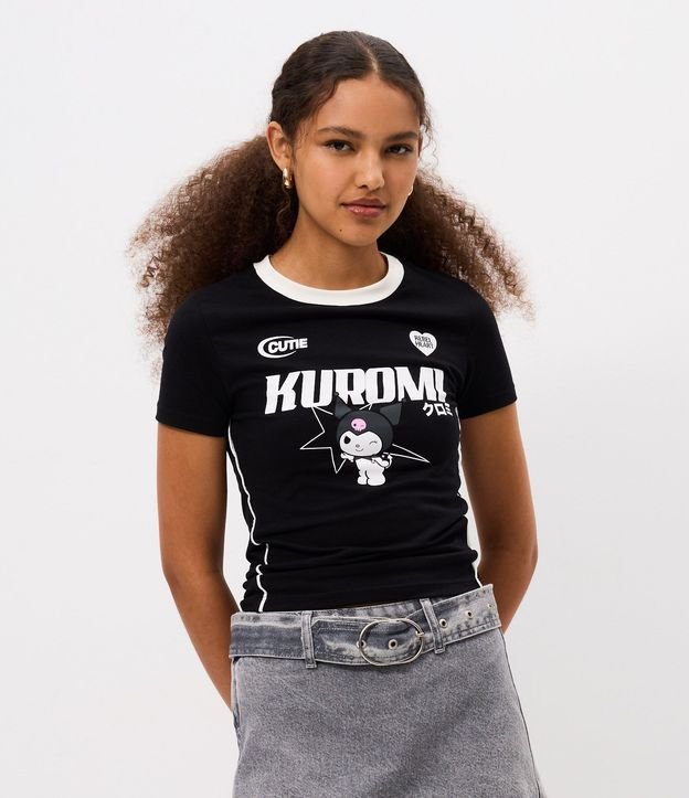 Remera en Algodón con Estampa de Kuromi y Detalle Contrastante