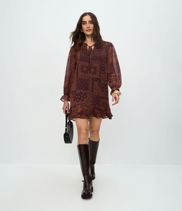 Vestido Corto con Volados y Estampa de Paisley