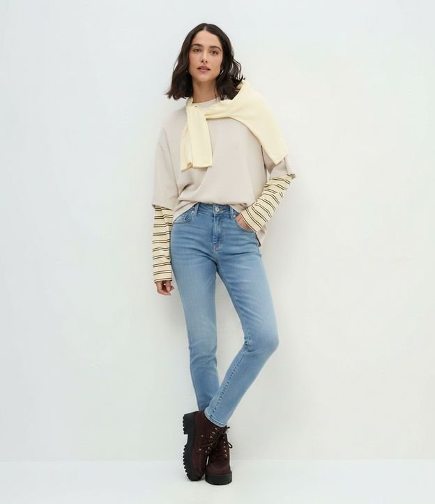 Pantalón Skinny en Jeans con Cintura Alta