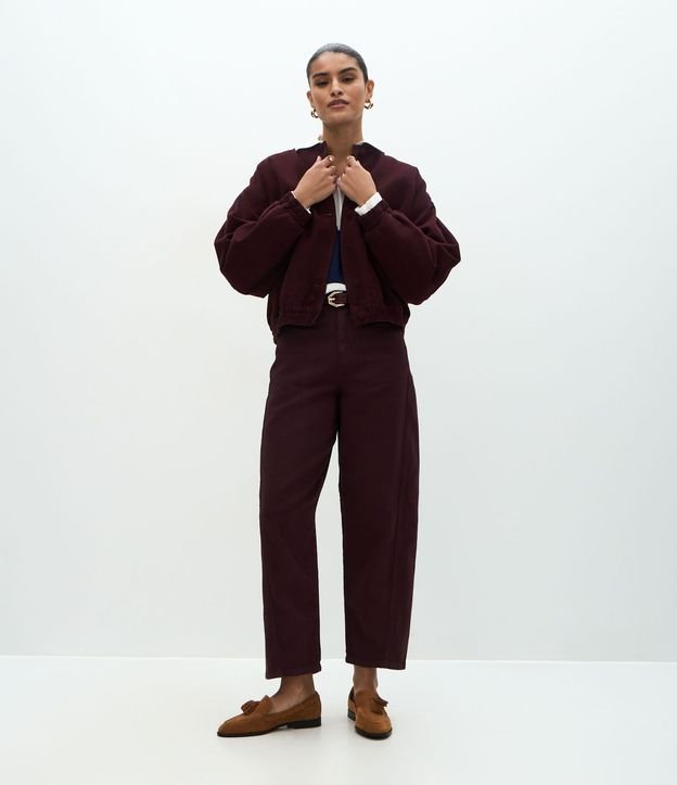 Pantalón Carrot en Sarga con Cintura Alta