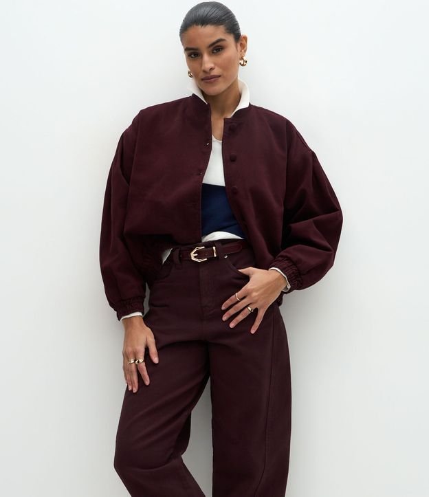 Pantalón Carrot en Sarga con Cintura Alta 2