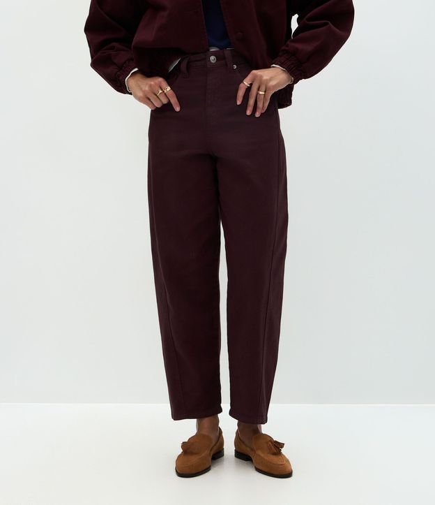 Pantalón Carrot en Sarga con Cintura Alta 3