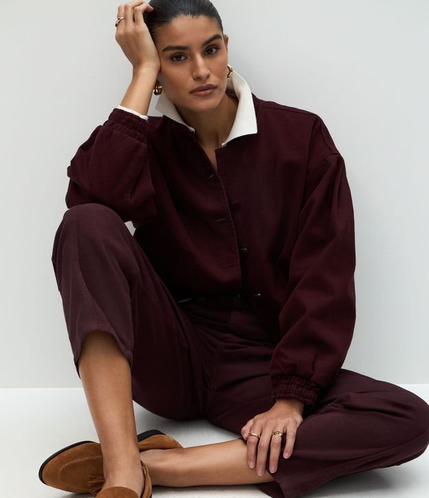 Pantalón Carrot en Sarga con Cintura Alta 5