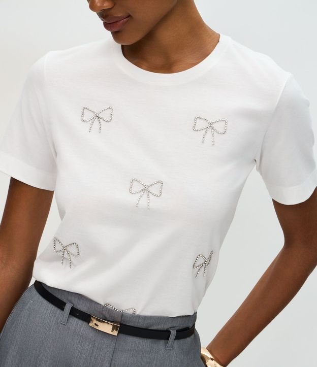 Remera Femenina de Algodón con Lazos Brillantes