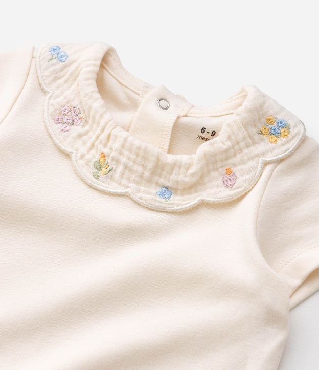 Body Bebé en Suedine con Cuello Muñeca Bordada Floral – Talle RN a 18 Meses 5
