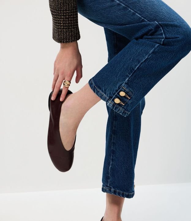 Pantalón Recto Cropped Jeans con Cintura Alta y Botones en el Ruedo 4
