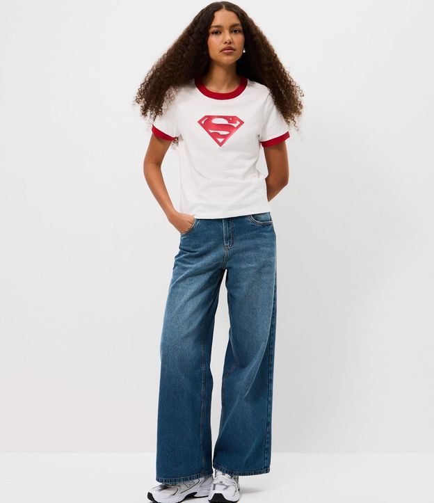 Remera en Algodón con Estampa de SuperGirl y Contrastes 2