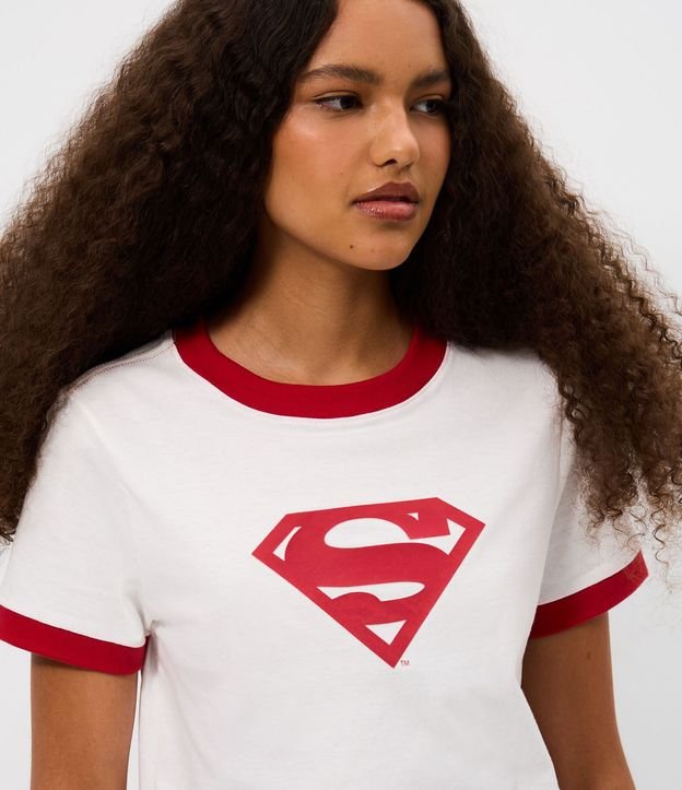 Remera en Algodón con Estampa de SuperGirl y Contrastes 3