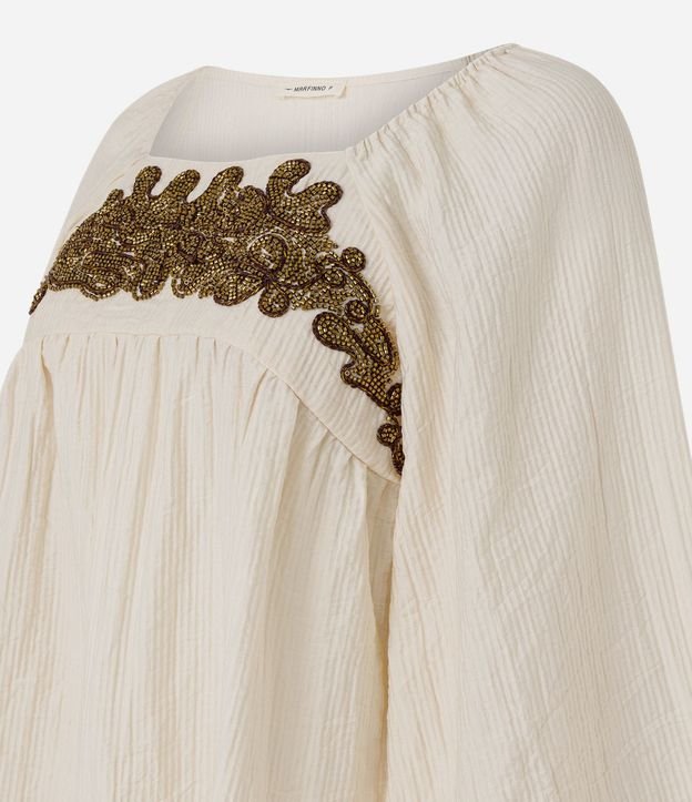 Blusa Bata en Viscosa con Bordado Contrastante 6