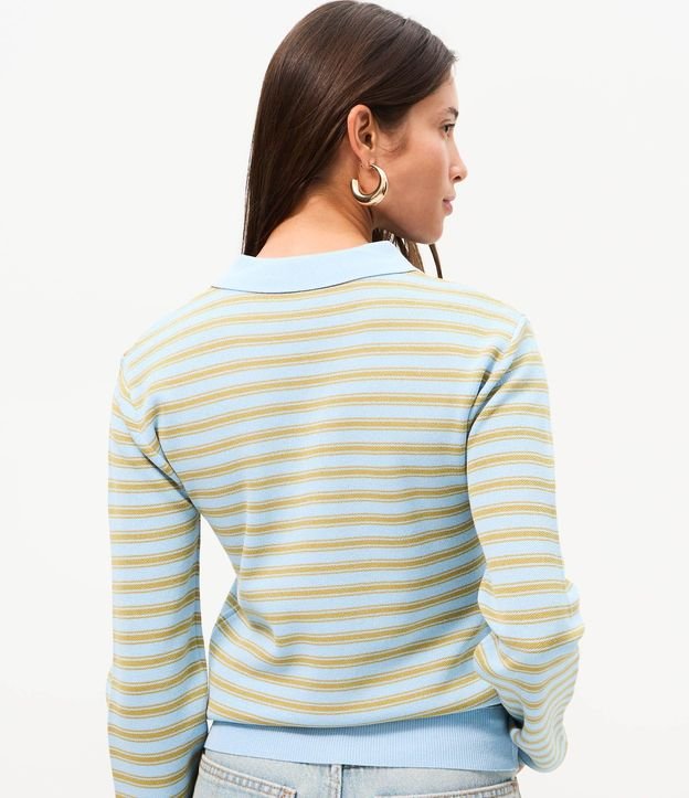 Blusa en Punto Rayada con Cuello Polo y Botones 4