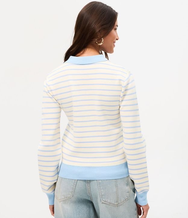 Blusa en Punto Rayada con Cuello Polo y Botones 6