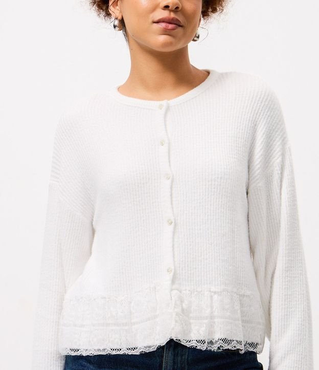 Cardigan en Punto con Botones y Detalle de Ruedo de Encaje 3