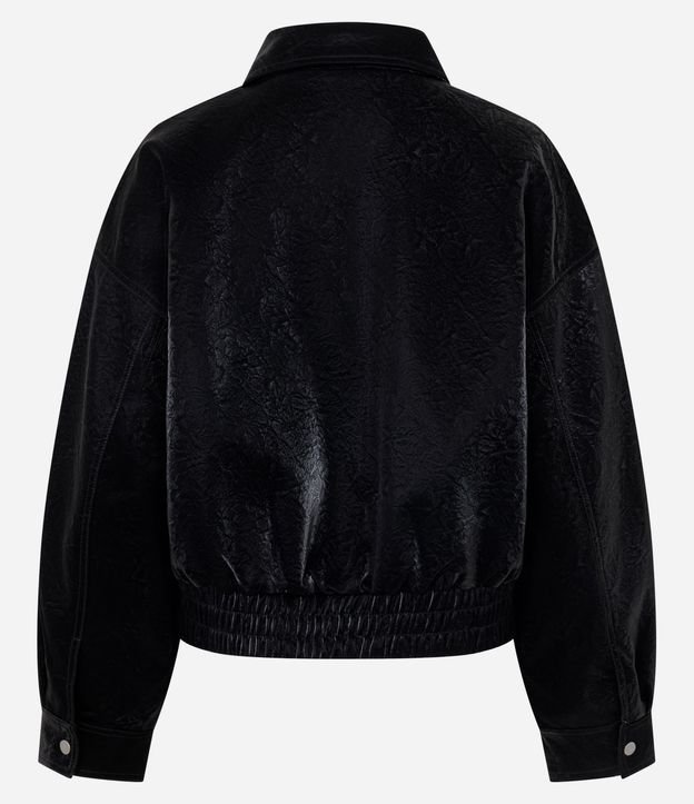Campera Regular en PU Texturizado 6