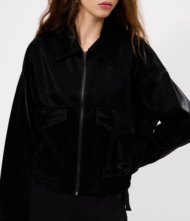 Campera Regular en PU Texturizado 3