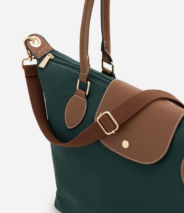 Cartera Mediana con Solapa y Asa Desmontable 4