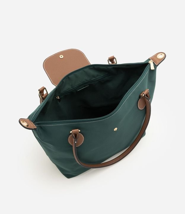 Cartera Mediana con Solapa y Asa Desmontable 5