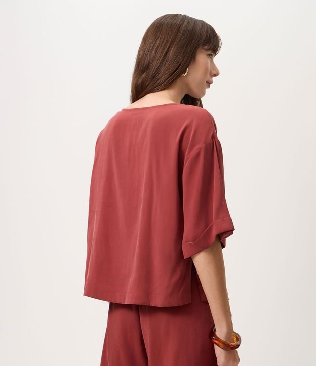 Blusa Amplia en Viscosa con Aplicación de Bolsillo Delantero 4