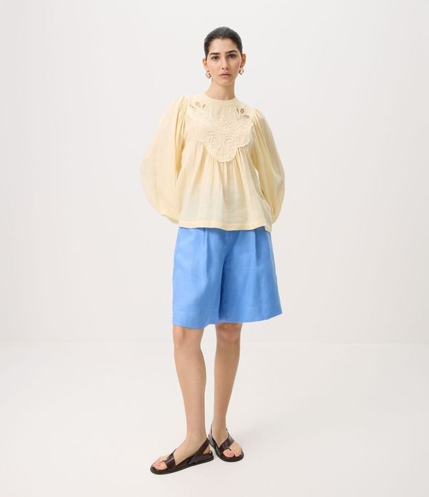 Blusa en Algodón con Mangas Amplias y Aplicación de Bordado 2