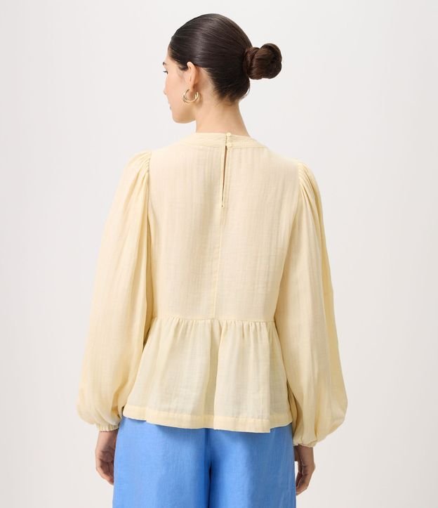 Blusa en Algodón con Mangas Amplias y Aplicación de Bordado 4