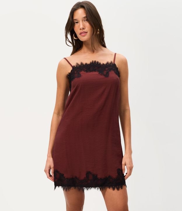 Vestido corto en Viscosa Texturizada con Encaje en el Bajo y Escote 2