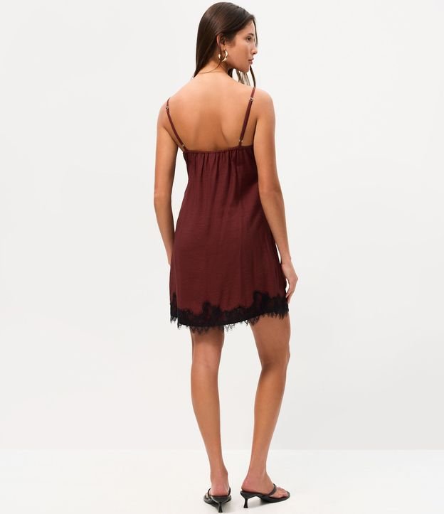 Vestido corto en Viscosa Texturizada con Encaje en el Bajo y Escote 4