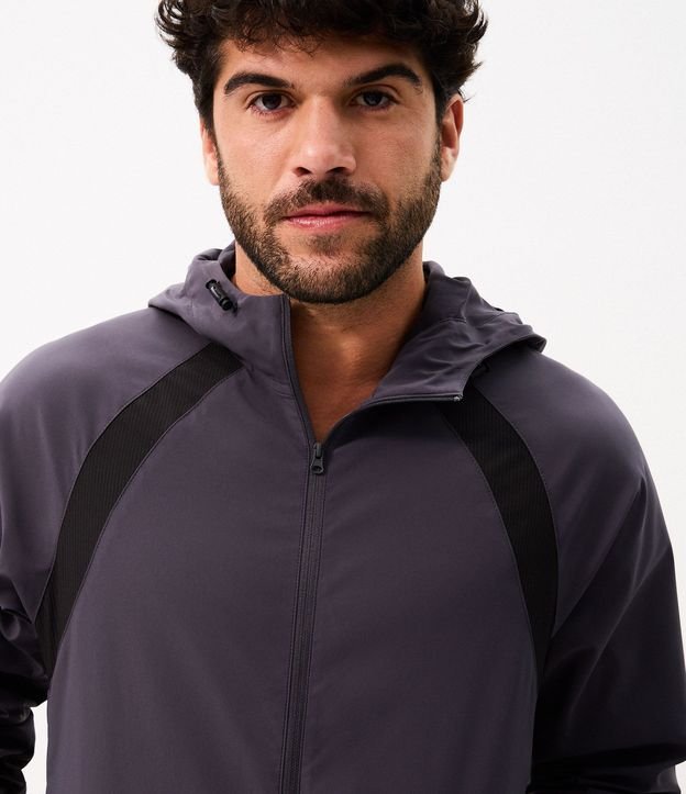 Campera Deportiva Corta Vento con Capucha 5