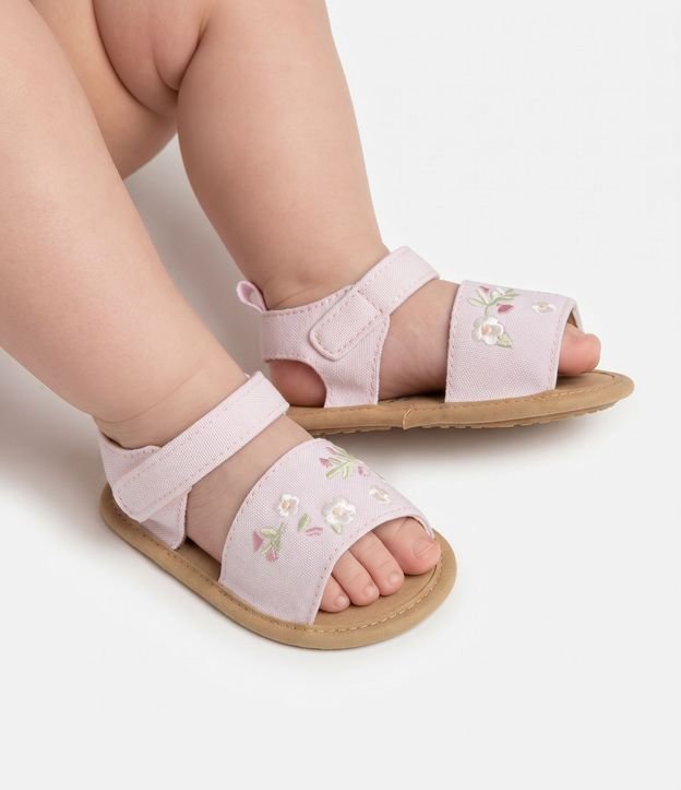 Sandalia Infantil Teddy Boom con Bordado de Flores y Cierre en Velcro - Talle 15 al 19