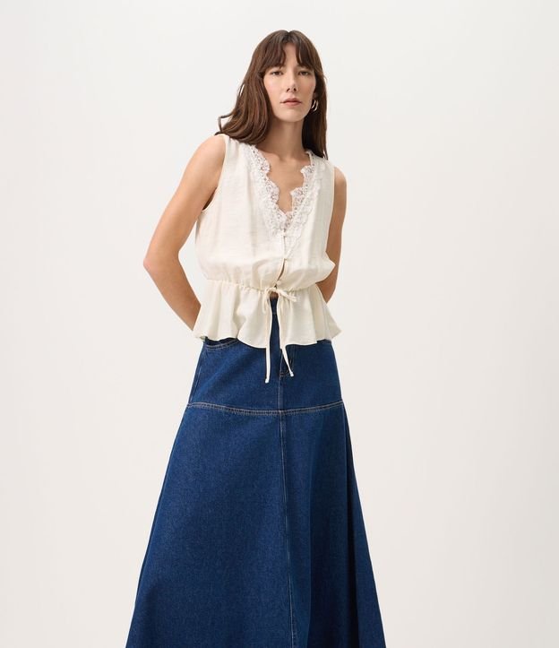 Pollera Midi en Jeans con Recortes y Modelo Evasê 2