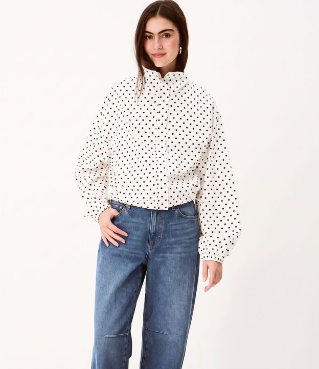 Campera Corta con Estampa de Lunares y Cuello Alto